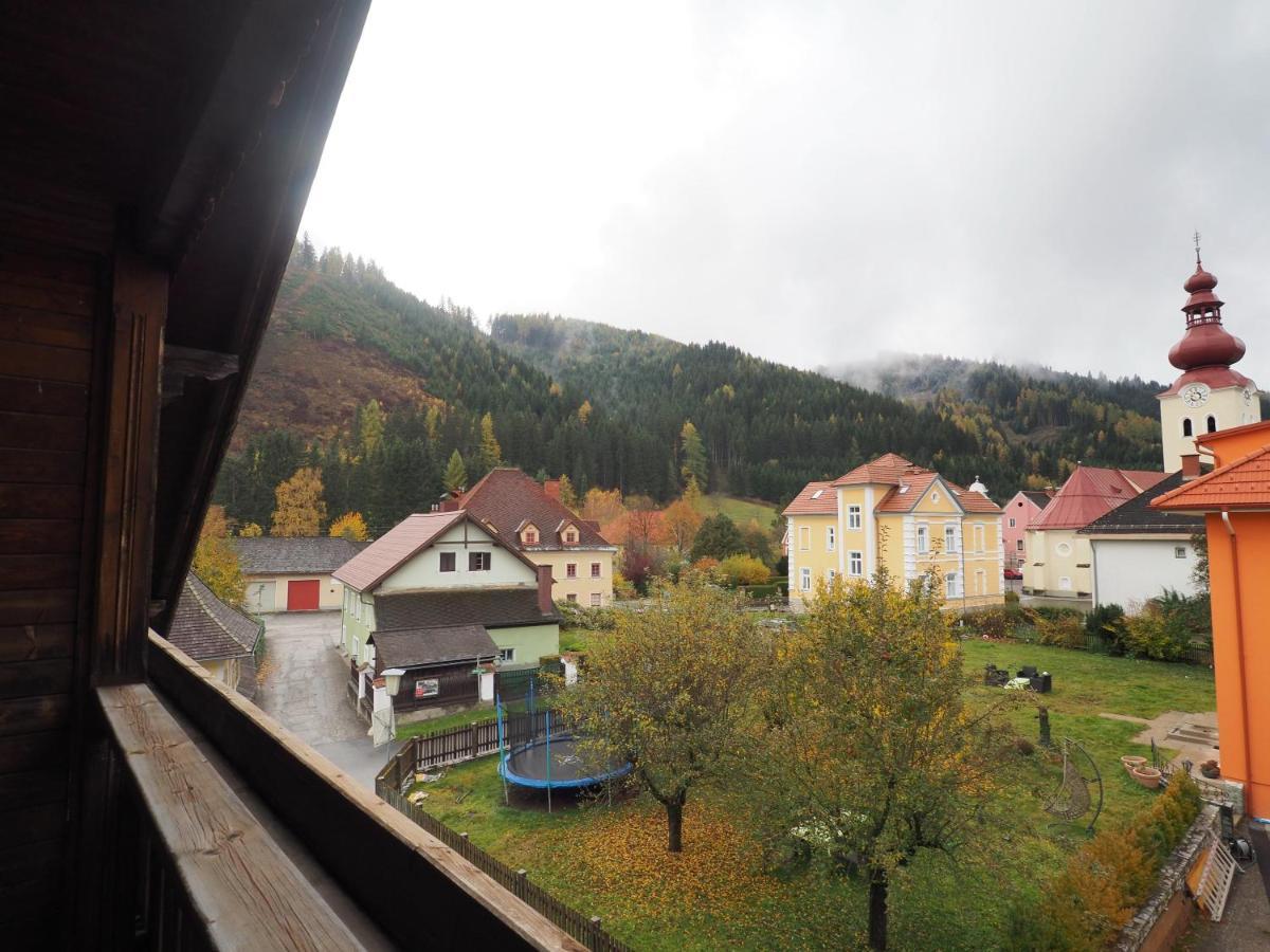 Oberzeiring Gasthof Zum Gruenen Specht מראה חיצוני תמונה